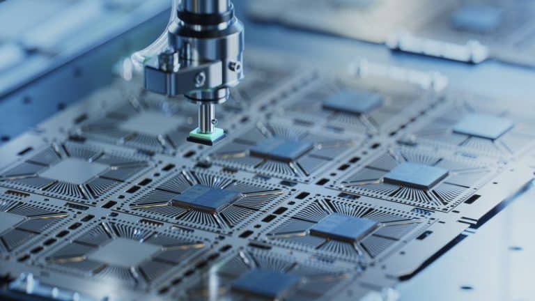 Progrès dans le marquage laser des composants électroniques : miniaturisation et précision