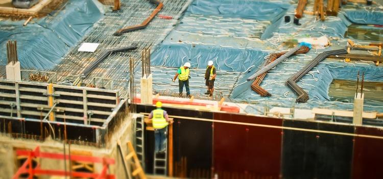 Marquage laser dans le secteur de la construction : identification et traçabilité des matériaux