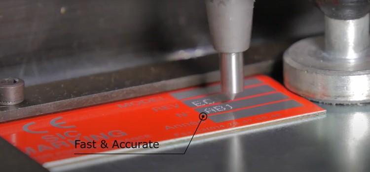Marquage sur plaques métalliques pour les professionnels