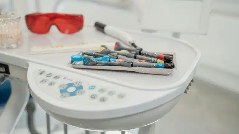 L’importance du marquage laser dans la traçabilité et la sécurité des équipements médicaux