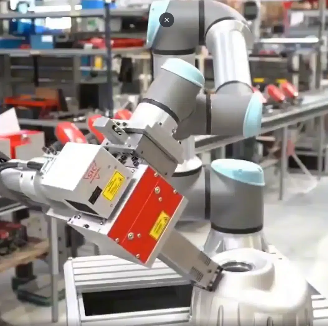 Macchina per Marcatura Laser Robotizzata e Automatizzata